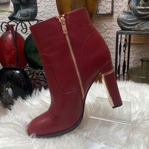 🌺🌺BEAUTIFUL BURGUNDY RED W/GOLD TRIM ANKLE BOOTS🌺🌺